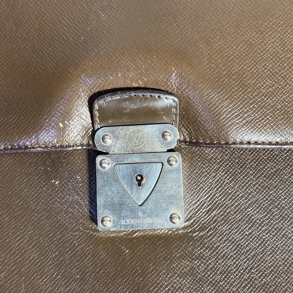 Authentic Louis Vuitton Taiga Robusto 2 Briefcase laptop unisex Bag - Picture 6 of 17